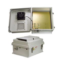 14×12×7英寸（35.6×30.5×17.8厘米）防风雨接线盒，120V交流，带冷却风扇的图片